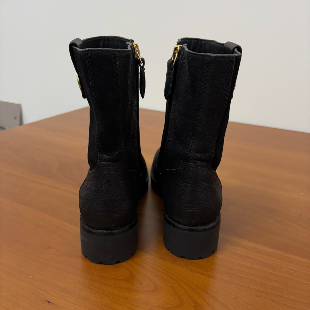 Tory Burch Oakridge Boots Black Pebbled Leather Ankle Booties 6 - Picture 5 of 9